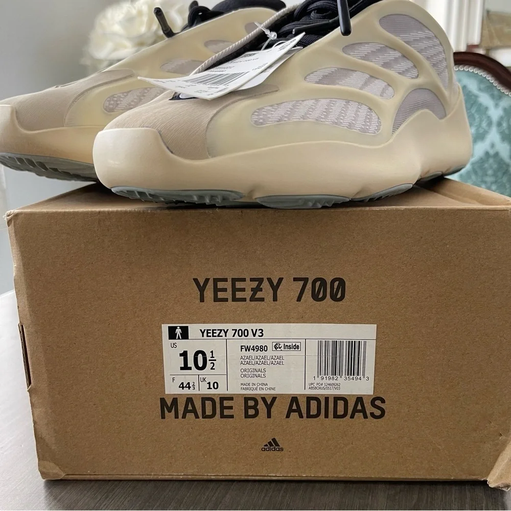 Adidas Yeezy 700 V3 Azael men sneakers size 10.5 NWT